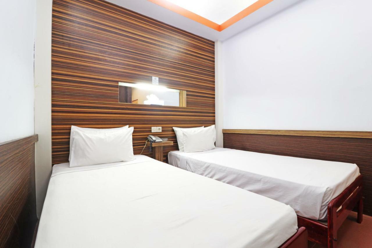 Mutiara Sari Hotel Макасар Экстерьер фото