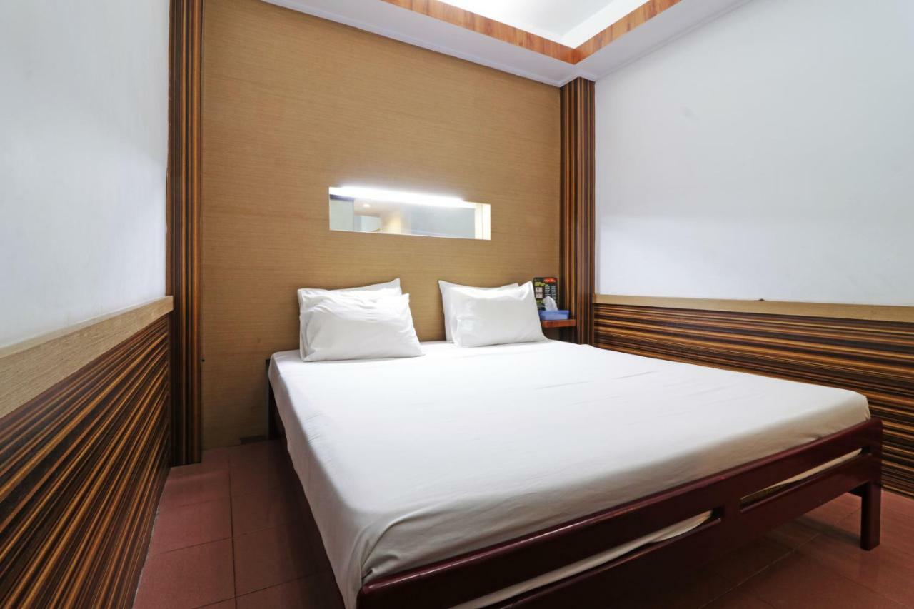 Mutiara Sari Hotel Макасар Экстерьер фото