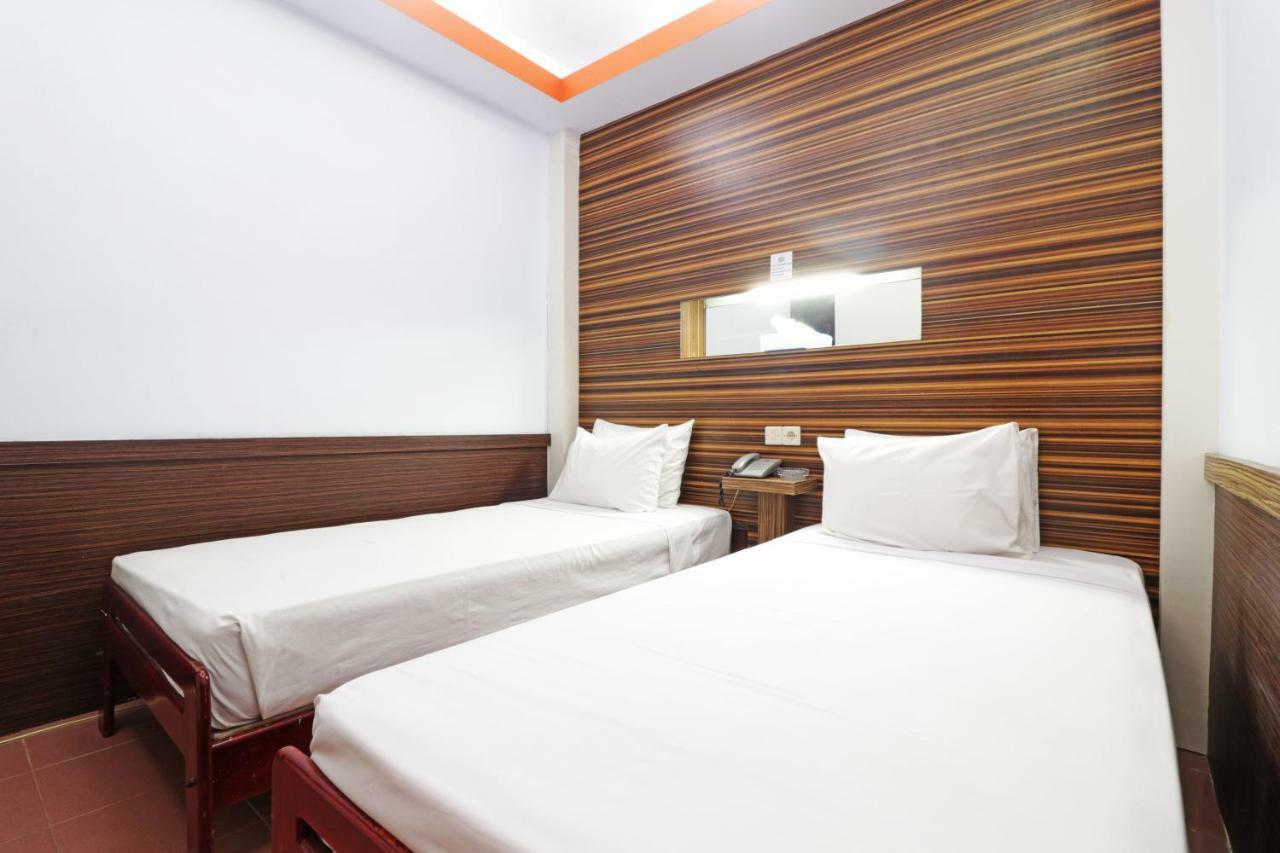 Mutiara Sari Hotel Макасар Экстерьер фото