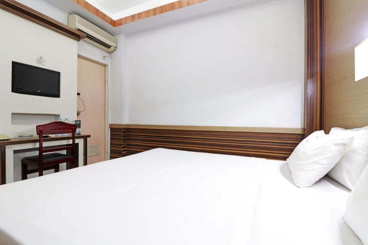 Mutiara Sari Hotel Макасар Экстерьер фото
