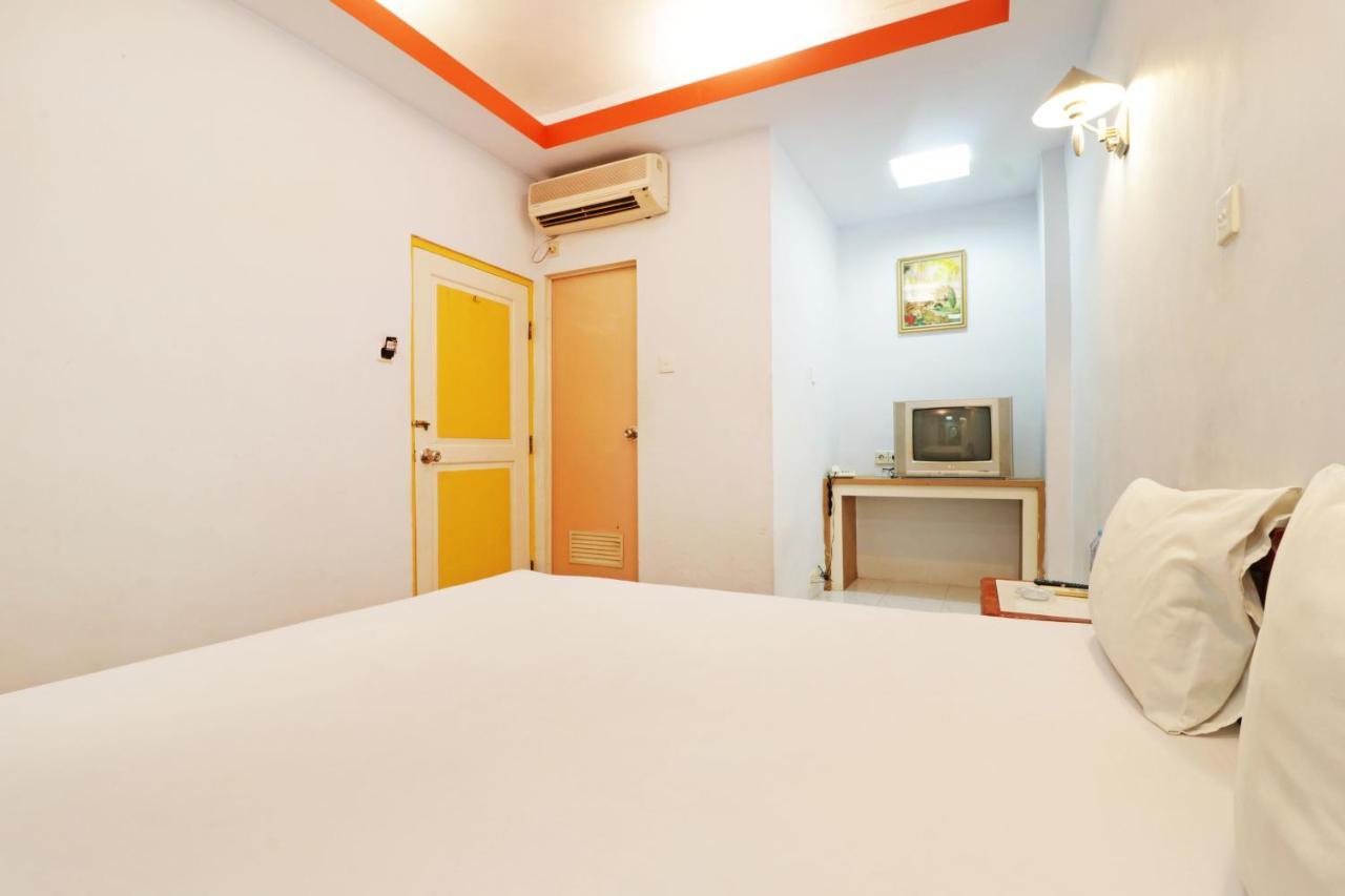 Mutiara Sari Hotel Макасар Экстерьер фото