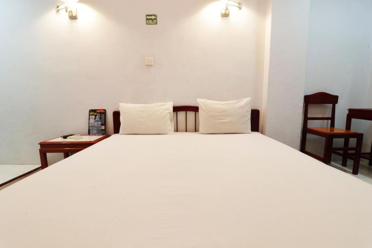 Mutiara Sari Hotel Макасар Экстерьер фото
